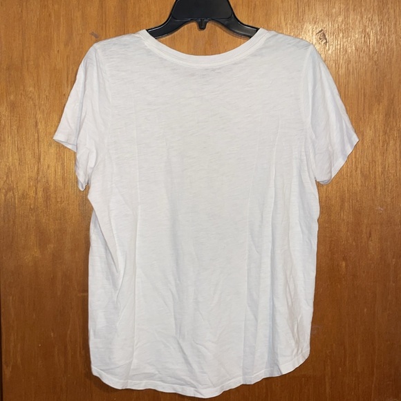 •OLD NAVY•WHITE TROPICAL VIBE PINEAPPLE EVERYWEAR CLASSIC T-SHIRT SIZE LARGE - Picture 3 of 7